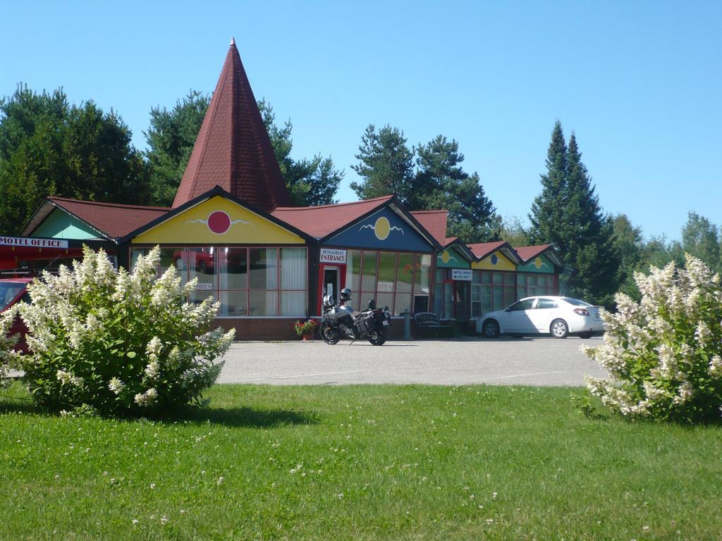Red Top Motor Inn Iron Bridge Eksteriør bilde